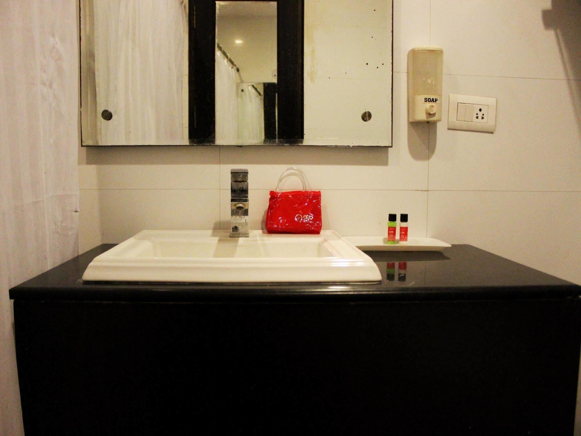 Hotel Siam International Delhi  Esterno foto